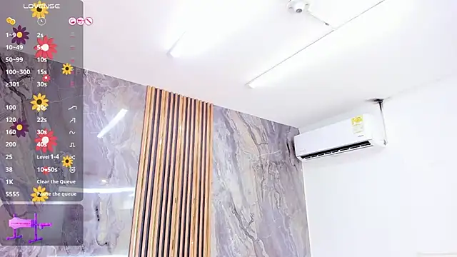 LauraSaenz01's cam snapshot