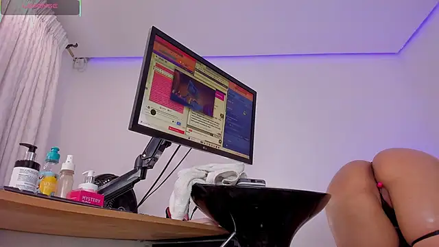 eva_rain_'s cam snapshot