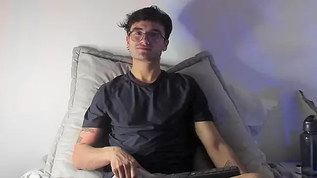 charlie_dicker's cam snapshot