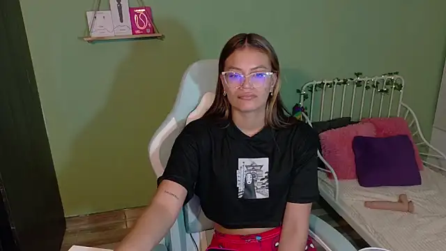 Emerald_Sparkles_'s cam snapshot