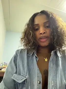 AuroraBrow's cam snapshot