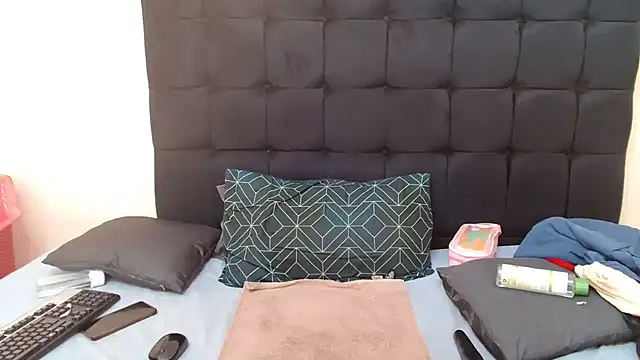 CaramelBootty's cam snapshot