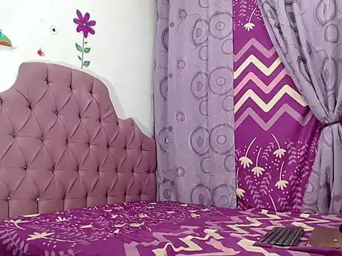 DannaTs1 live sex cam