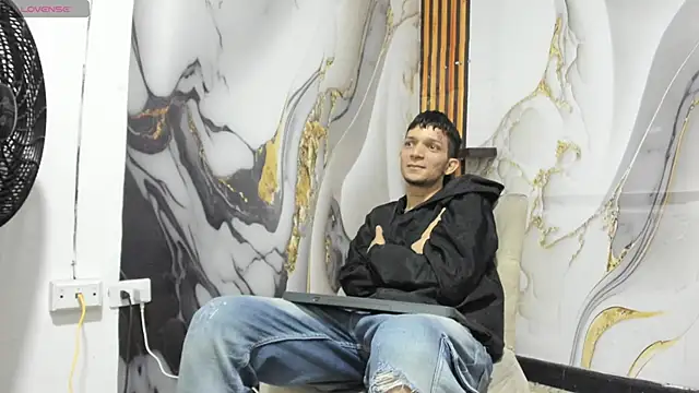 Straight_Guy22's cam snapshot