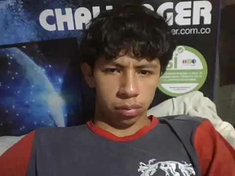 Carlos_Albert02's cam snapshot