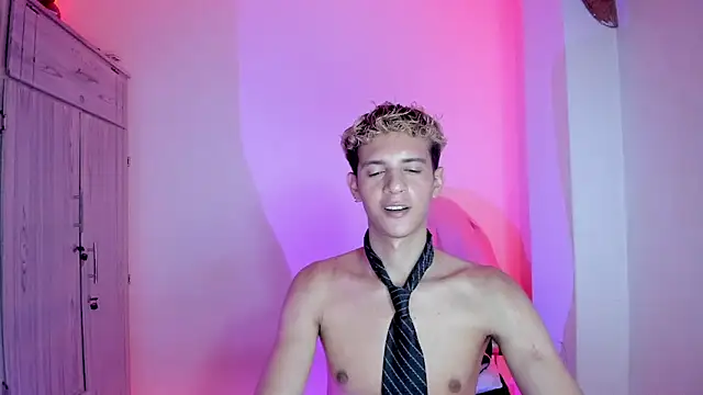 tylernova's cam snapshot