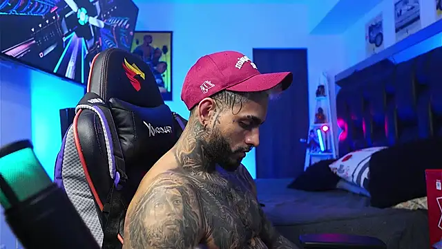 logan_hugh8 live sex cam