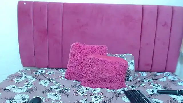 Yelowbone live sex cam