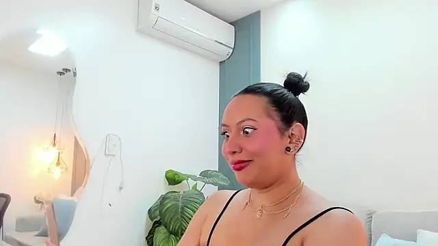 RavenPeachy's cam snapshot