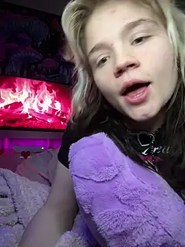 Cutiepiespanks's cam snapshot