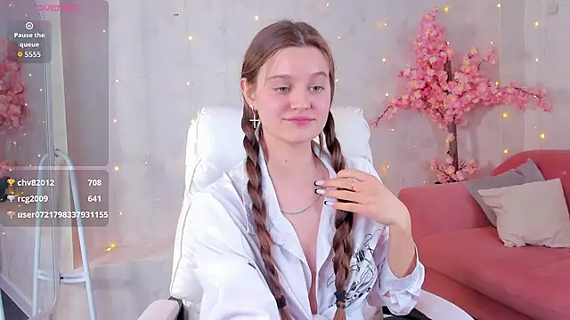 Renesmy_Black's cam snapshot