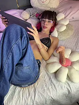 Doll_Luna_ live sex cam