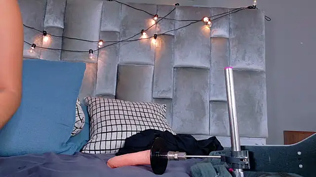 EmmaLou__'s cam snapshot