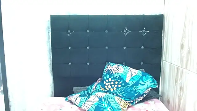 Camil4_milf_1's cam snapshot