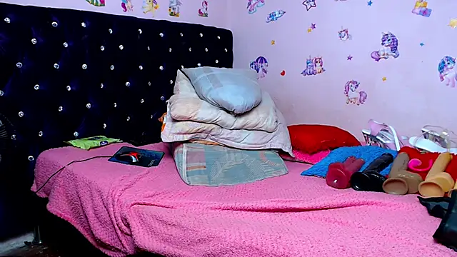 ShantalTsFox's cam snapshot