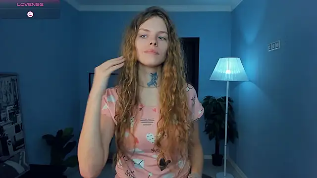 RayaNenlia's cam snapshot