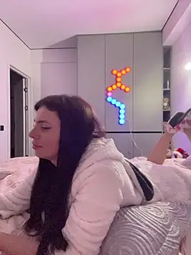 CurlyLara live sex cam