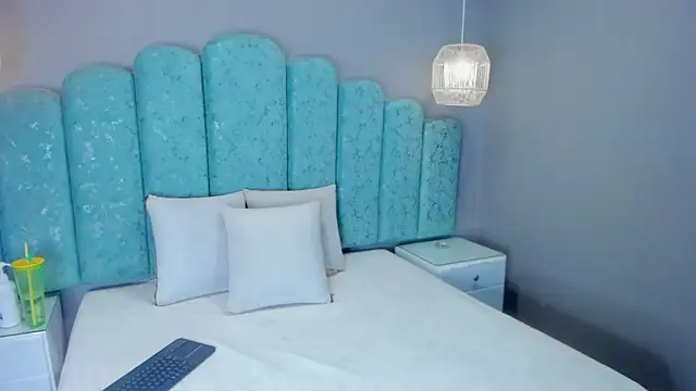 ninacrave_'s cam snapshot