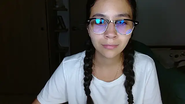 mia__lopez_'s cam snapshot