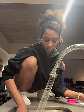 Your_Paris's cam snapshot