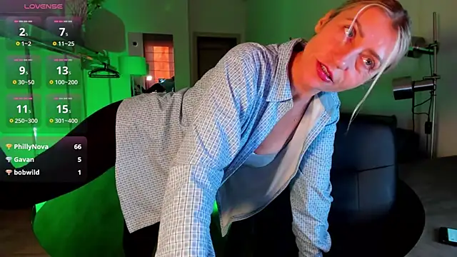 ZoeGrant's cam snapshot