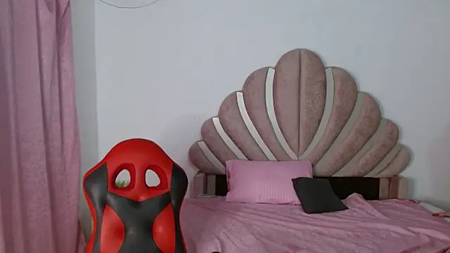 bella_fox723's cam snapshot