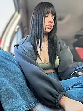 JulliaVegas live sex cam