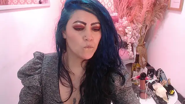 scarleth_blue's cam snapshot