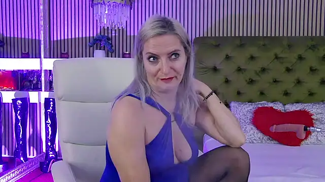 LadyTouch's cam snapshot