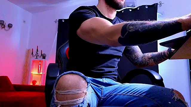 MightyAaron66's cam snapshot