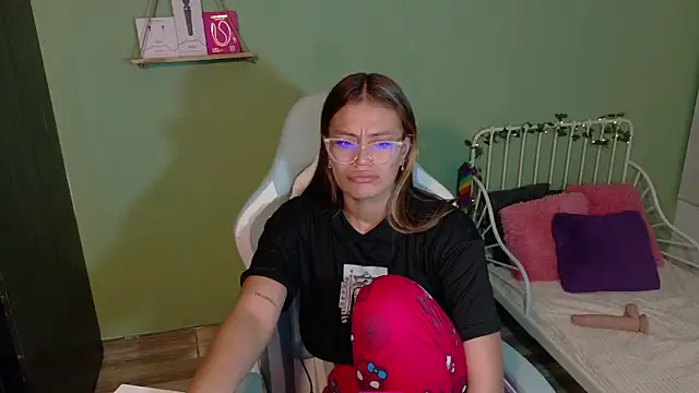 Emerald_Sparkles_'s cam snapshot