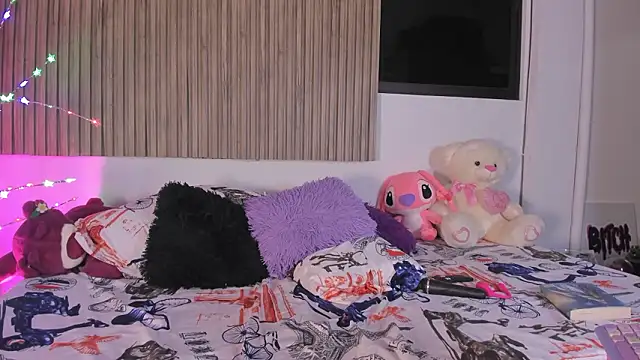 Hayley-Fox's cam snapshot