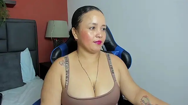 linda_rios_'s cam snapshot