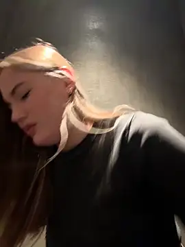 VineraSweet's cam snapshot