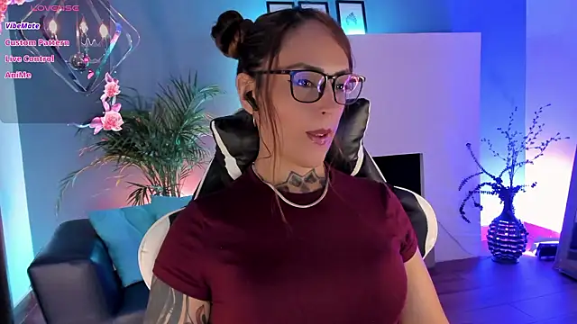 Megan_inked's cam snapshot