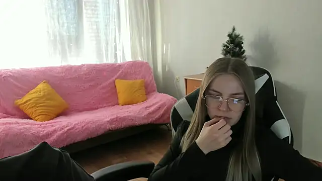 HitGyrl's cam snapshot