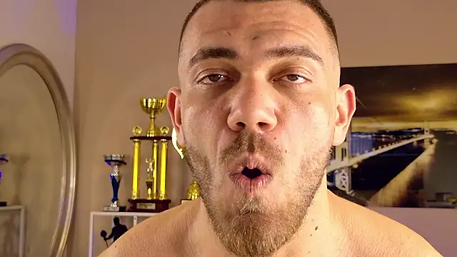 J0nMuscle live sex cam