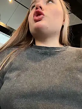 VineraSweet's cam snapshot