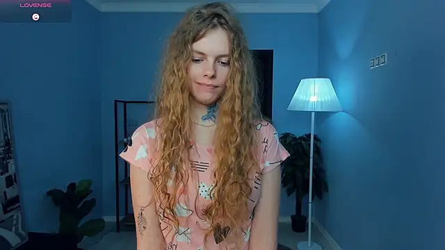 RayaNenlia's cam snapshot