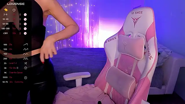 AdeleRoberts's cam snapshot