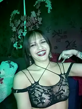 BellaChiquis_'s cam snapshot