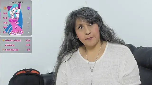 merlyna_goldens's cam snapshot