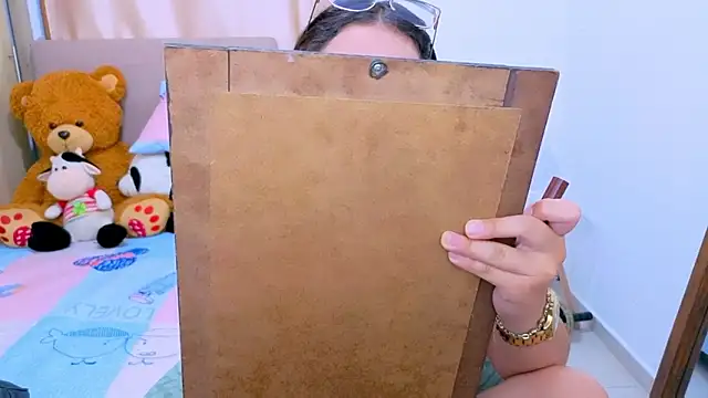 _alicia_z's cam snapshot