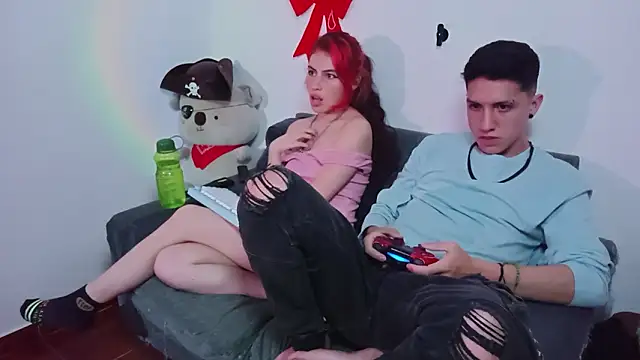 Ambar_and_daimon_'s cam snapshot