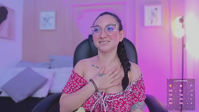 lucy_neil's cam snapshot