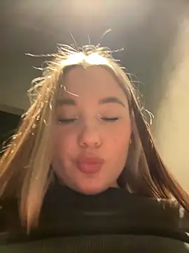 VineraSweet live sex cam