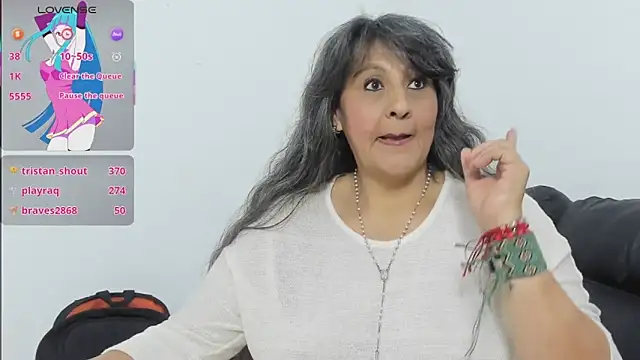 merlyna_goldens's cam snapshot