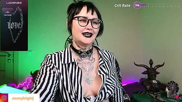 Emmybrightj_'s cam snapshot