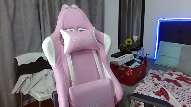 Keyla01_'s cam snapshot