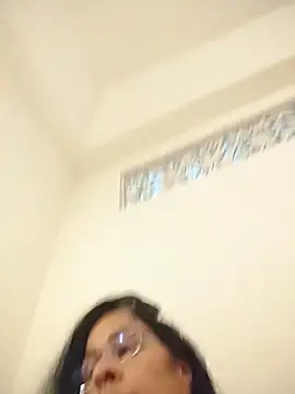 NakedMILFx's cam snapshot